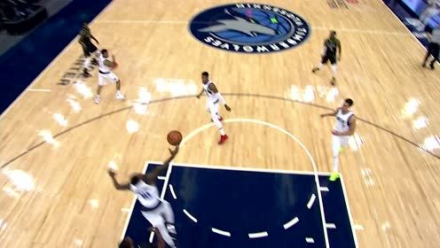 【NBA集锦】到手的鸭子还能飞?里德身陷包围机警抢断抬手打进