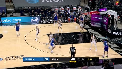 【NBA集锦】巴图姆大空位三分不中 莱昂纳德抓下篮板单臂补扣