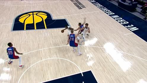 【NBA集锦】勒维尔雨燕掠波晃过三人 跳起强上硬拿2分