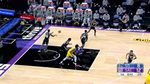 【NBA集锦】如入无人之境!霍姆斯人缝漂移轻取2分