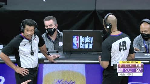 【NBA集锦】咋就管不住自己的手呢 霍姆斯被吹干扰球成就塞克斯顿准绝杀