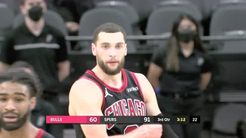 【NBA集錦】空中作業(yè)簡直飄逸 拉文云中漫步滑翔空接暴扣