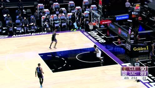 【NBA集锦】半路突然杀出完成抢断 塞克斯顿反击一条龙双手暴扣