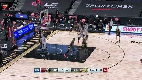 【NBA集锦】配合天衣无缝 约翰逊头顶连线助攻布切尔空接暴扣炸筐