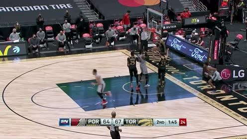 【NBA集锦】小琼斯万箭齐发接连反击 抢断+滞空上篮不给机会
