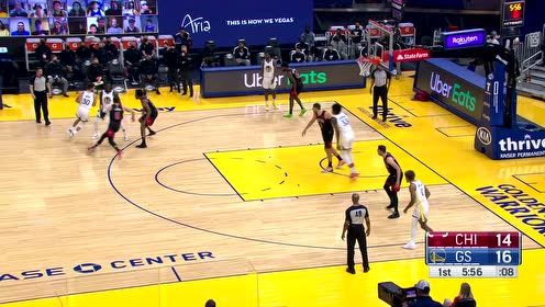 【NBA集锦】格林传球太随意 萨托兰斯基抢断反击暴扣得手