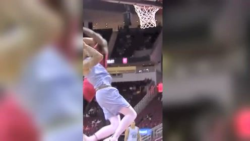 【NBA集锦】动漫才有的动作!沃尔空中双手抓帽