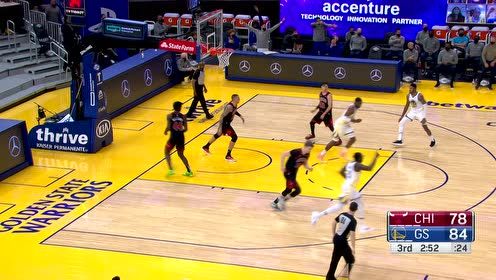 【NBA集锦】格林突破分球 库里三分张手命中