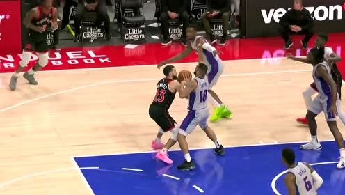 【NBA集錦】像極了打2K時的你！范弗利特連續(xù)晃動慘遭約瑟夫大帽