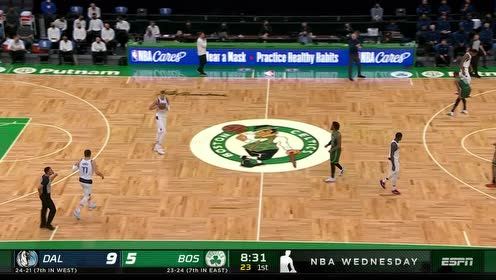 【NBA集錦】東契奇直塞籃下 波爾津吉斯單臂劈扣霸氣十足
