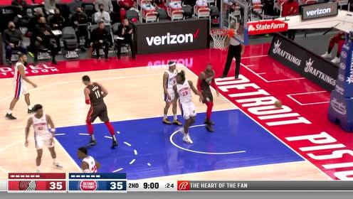 【NBA集錦】請(qǐng)叫我扣籃瓜 瓜哥籃下再次吃餅暴扣面露微笑