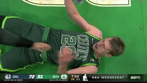 【NBA集錦】東契奇手感火熱再中三分 芬尼-史密斯籃下打進(jìn)一球