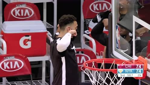 【2021年04月29日 公牛vs尼克斯集錦】一寸長(zhǎng)一寸強(qiáng) 馬爾卡寧利用身高強(qiáng)吃巴雷特