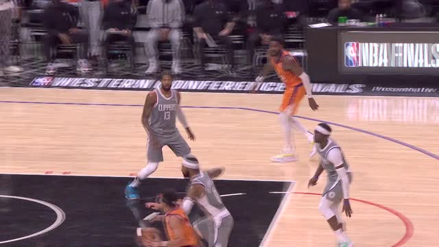 【2021年06月27日 太阳vs快船集锦】布克滑翔上篮不中 艾顿积极拼抢二次进攻得手