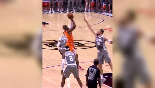 【2021年06月27日 太阳vs快船集锦】流畅无比!保罗招牌背后胯下运球接中距离干拔