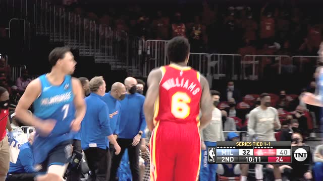 【2021年06月28日 雄鹿vs老鹰集锦】永远都能回应上 路威外线出手飚中三分