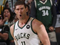 稳定输出!雄鹿中锋洛佩兹5中3砍下8分5篮板