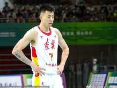 【球迷屋晚报】辽宁小组赛三连胜锁定四强 美媒预测5年后NBA前十球员