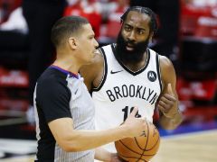 【球迷屋晚报】NBA新赛季严打不自然造犯规动作 体育画报公布新赛季TOP10