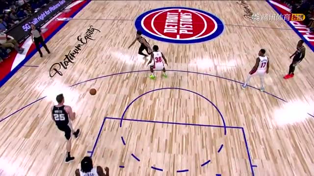 【2021年10月07日 马刺vs活塞集锦】就怕你不防!珀尔特尔手递手助飞怀特强取2+1