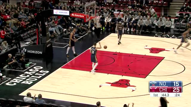 【2021年10月09日 鵜鶘vs公牛集錦】你就是搶不過我！阿利澤約翰遜連續(xù)搶下進(jìn)攻籃板最終補進(jìn)