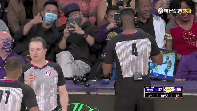 【2021年11月09日 黄蜂vs湖人集锦】全场观众齐声抗议 隆多被吹二级恶意犯规遭驱逐