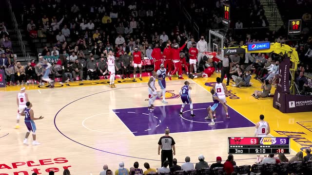 【2021年11月16日 公牛vs湖人集錦】完美弧線飚中 鮑爾三分精準命中