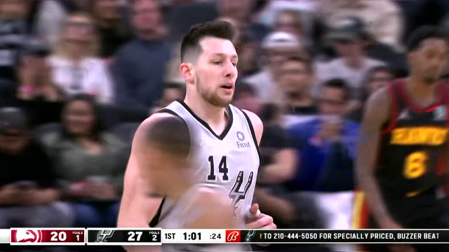 【2021年11月25日 老鹰vs马刺集锦】杨直塞篮下科林斯双手暴扣 尤班克斯自投自抢单手补扣