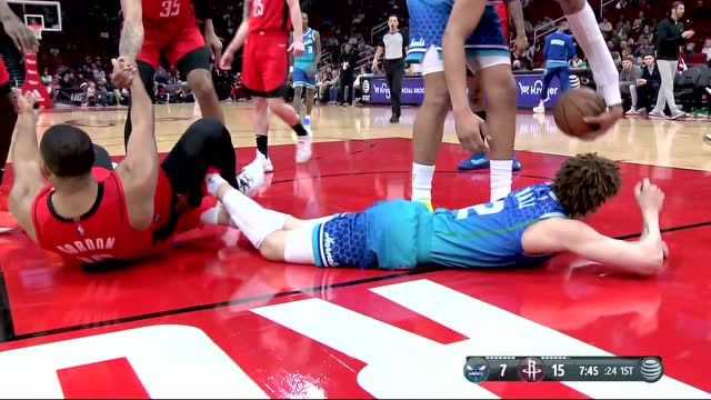【2021年11月28日 黃蜂vs火箭集錦】球風飄逸！鮑爾大踏步滯空換手打成2+1