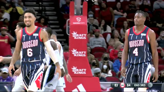 【2021年12月04日 魔术vs火箭集锦】阴差阳错 马丁盖帽造成乌龙压哨