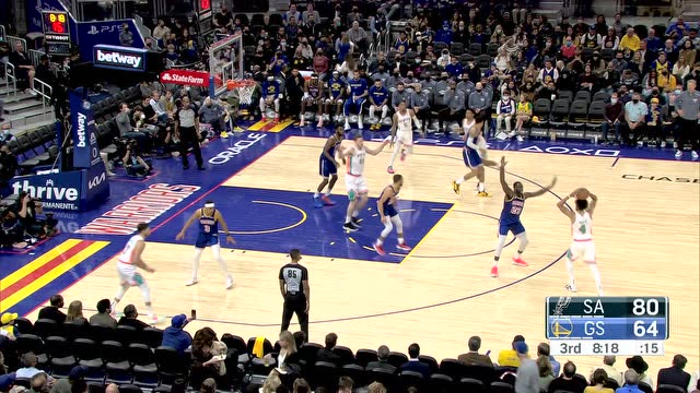 【2021年12月05日 马刺vs勇士集锦】完全防不住 穆雷再来一记精准三分