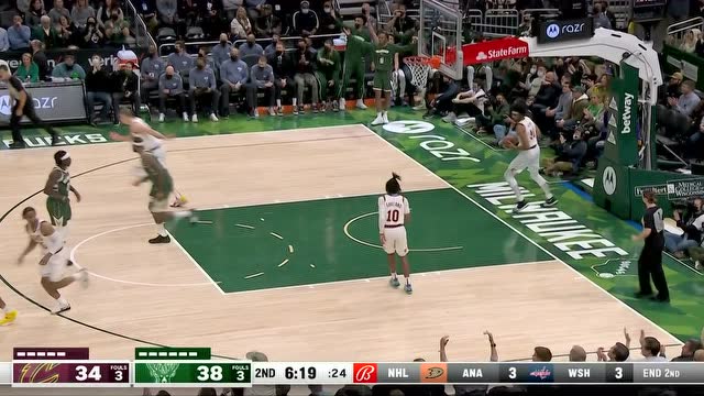 【2021年12月07日 骑士vs雄鹿集锦】没人防我可就投了啊?字母哥空位三分稳稳命中