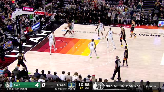 【2021年12月26日 独行侠vs爵士集锦】加速急停翻身后仰一气呵成 米切尔飘逸中距离美如画