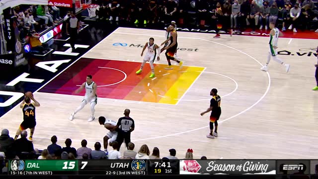 【2021年12月26日 独行侠vs爵士集锦】博格达诺维奇点飞鲍威尔 直驱篮下劈山暴扣