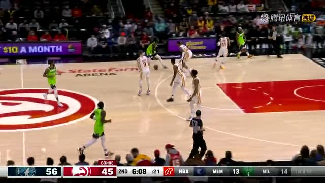 【2022年01月20日 森林狼vs老鹰集锦】特雷杨急停撤步套路防守 亨特心领神会空切上篮