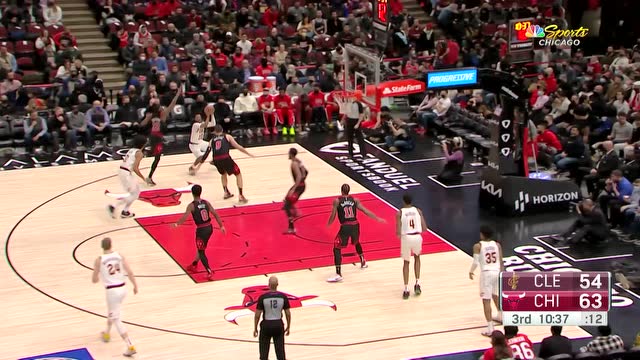 【2022年01月20日 骑士vs公牛集锦】加兰眼观六路送出半场空接 再祭出上下步拆解防守