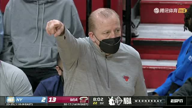 【2022年01月27日 尼克斯vs热火集锦】巴特勒摘下前场篮板后仰跳投还没完 接阿德巴约反击妙传跟进上篮连取四分