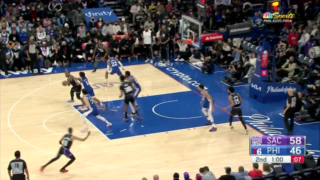 【2022年01月30日 国王vs76人集锦】突然出现个这么大的空位 哈利伯顿接球就投三分正中靶心