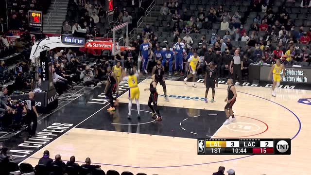 【2022年02月04日 湖人vs快船集锦】心有灵犀一点通 蒙克助飞浓眉空接暴扣