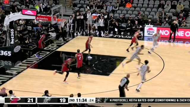 【2022年02月04日 热火vs马刺集锦】瓦塞尔扣篮遭戴德蒙拒绝 赛迪斯杨以柔克刚勾手命中