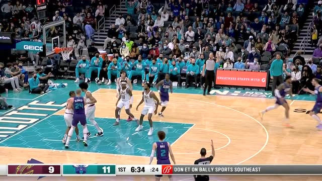 【2022年02月05日 骑士vs黄蜂集锦】黄蜂连续转移球 海沃德无人盯防三分穿针