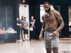 为何说身体好的打橄榄球 身体差打NBA？看了这些照片 你就懂