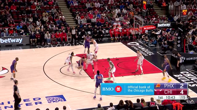 【2022年02月08日 太阳vs公牛集锦】德罗赞见缝插针滞空上篮 克劳德大步流星勾手揽月反击