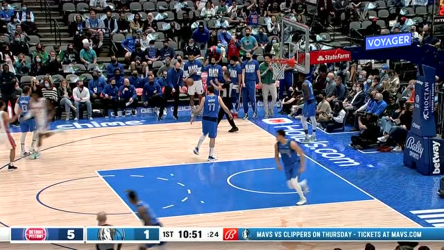 【2022年02月09日 活塞vs独行侠集锦】对飚空接暴扣!迪亚洛篮下暴扣 东契奇巧妙助飞鲍威尔