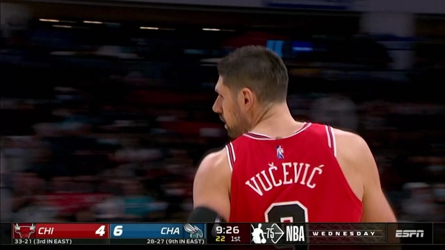 【2022年02月10日 公牛vs黄蜂集锦】默契配合打穿防守 拉文连线武切维奇后仰中投命中