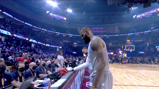 【2022年02月21日 杜蘭特隊vs詹姆斯隊集錦】Cleveland This is fou you！詹姆斯賽前撒鎂粉庫里旁邊觀看
