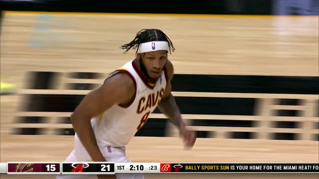 【2022年03月12日 骑士vs热火集锦】巴特勒眼疾手快人缝击地 戴德蒙顶着防守强硬跳投打成2+1