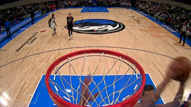 【2022年03月24日 火箭vs独行侠集锦】我飞这么远你都不吹?丁威迪顶飞防守为鲍威尔开路 后者补篮得手