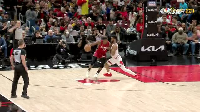 【2022年04月03日 热火vs公牛集锦】年轻人还是经验不足 巴特勒攻防结合一打二翻身跳投还造加罚