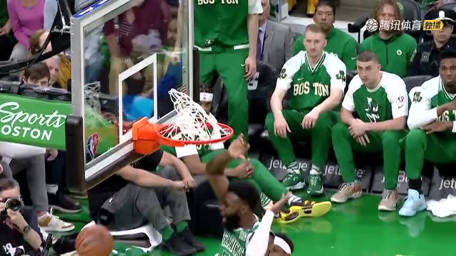 【2022年04月04日 奇才vs凯尔特人集锦】布朗夹缝过人 信马由缰滑翔暴扣